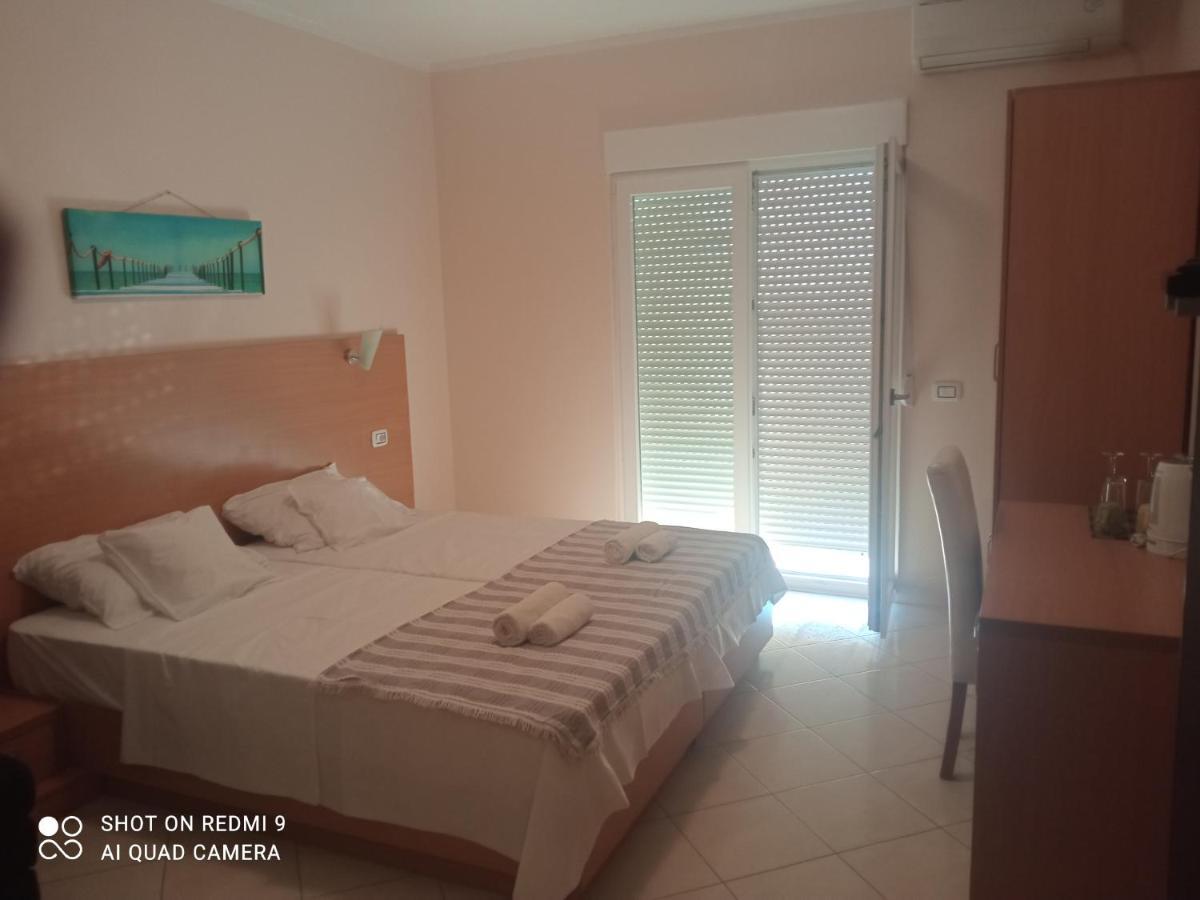 Apartmani Lux Sea Utjeha Esterno foto