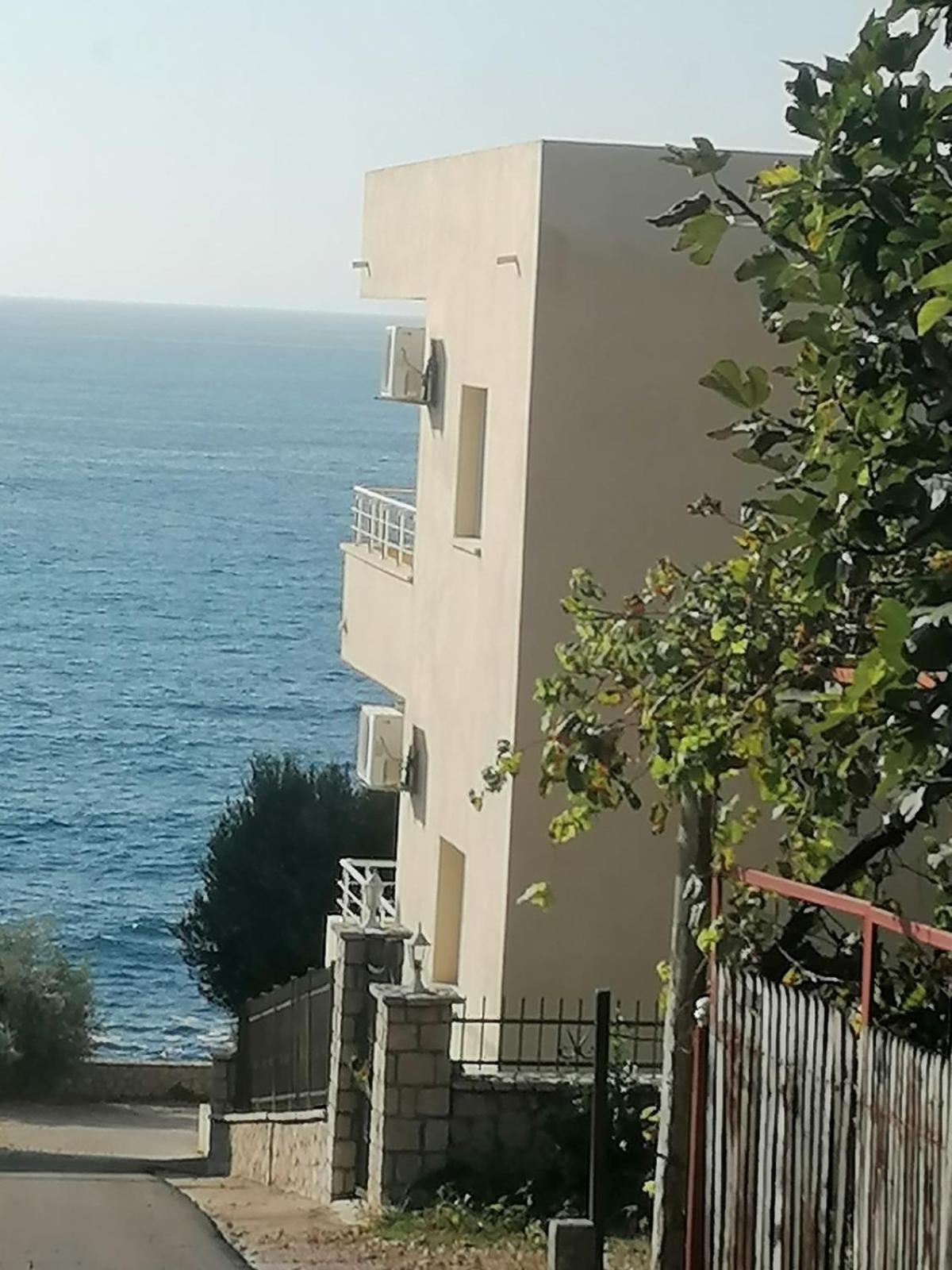 Apartmani Lux Sea Utjeha Esterno foto