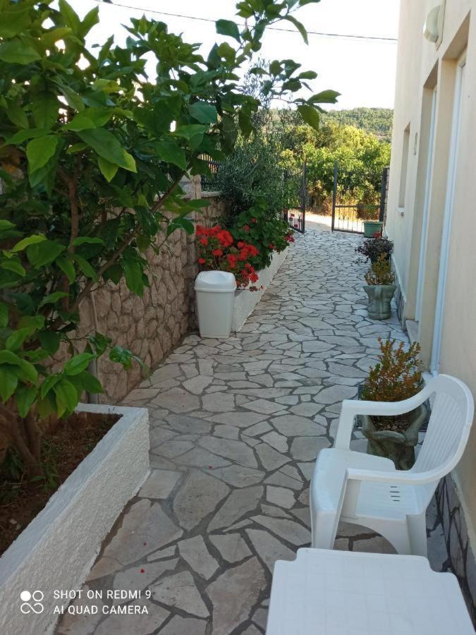 Apartmani Lux Sea Utjeha Esterno foto