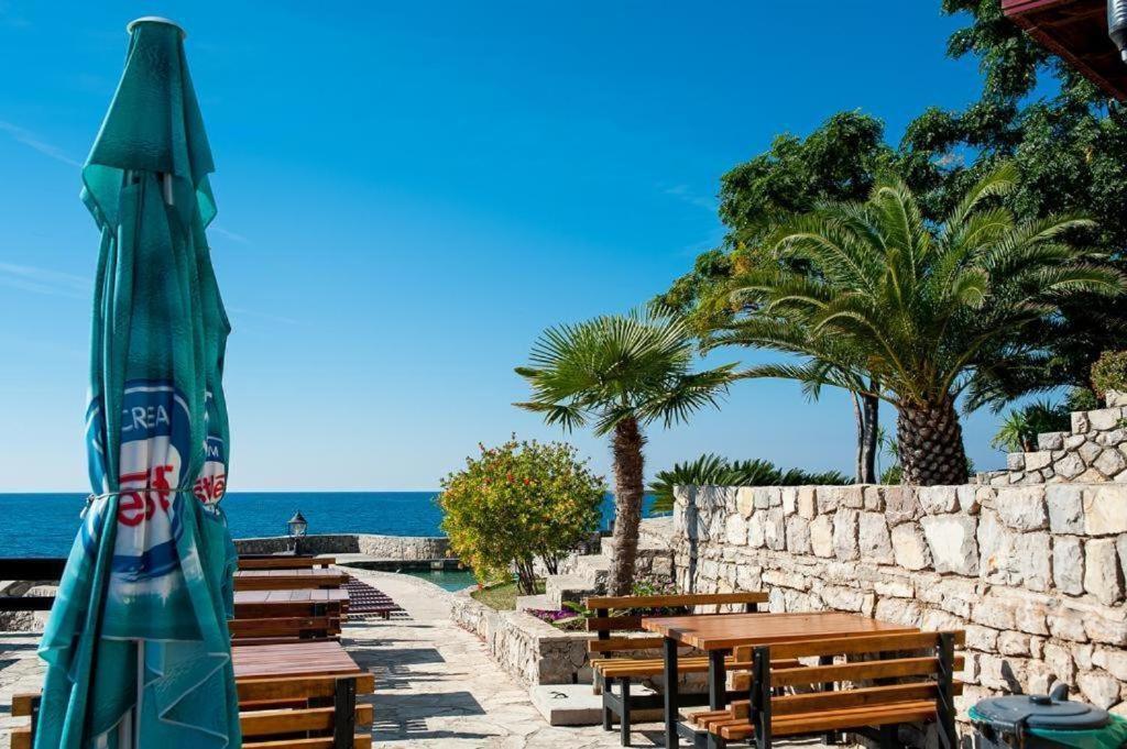 Apartmani Lux Sea Utjeha Esterno foto